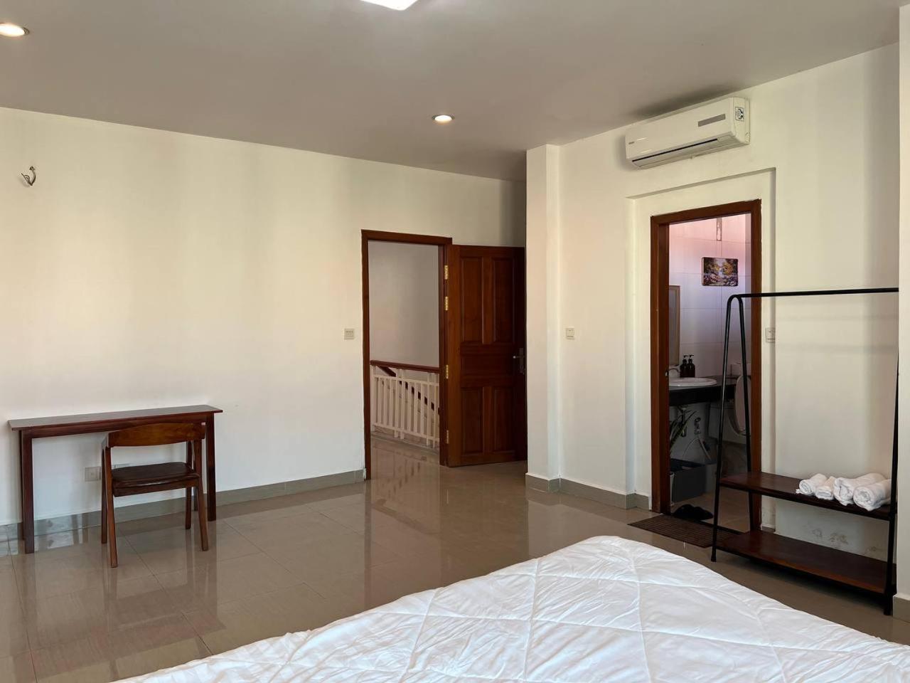 D32 Homestay Near Airport Behind Brown Coffee Airport 金边 外观 照片